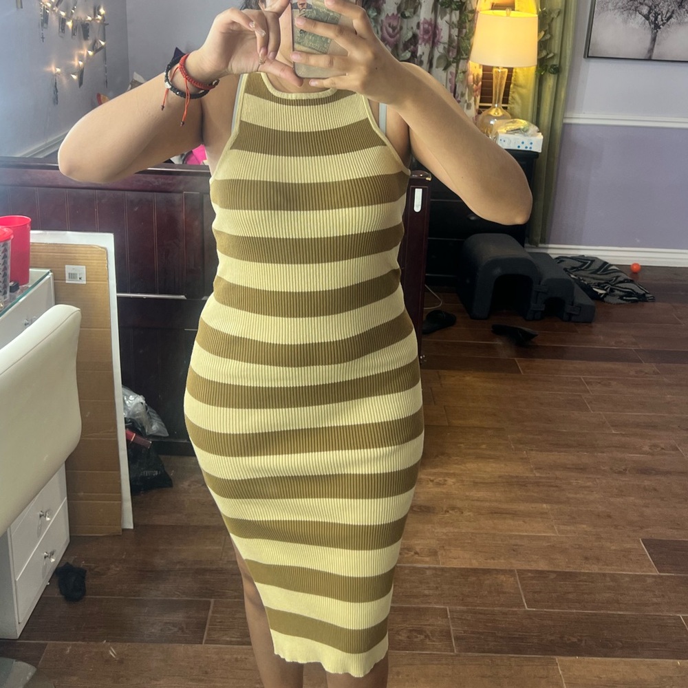 Forever 21 Yellow and White Bodycon Midi Dress
